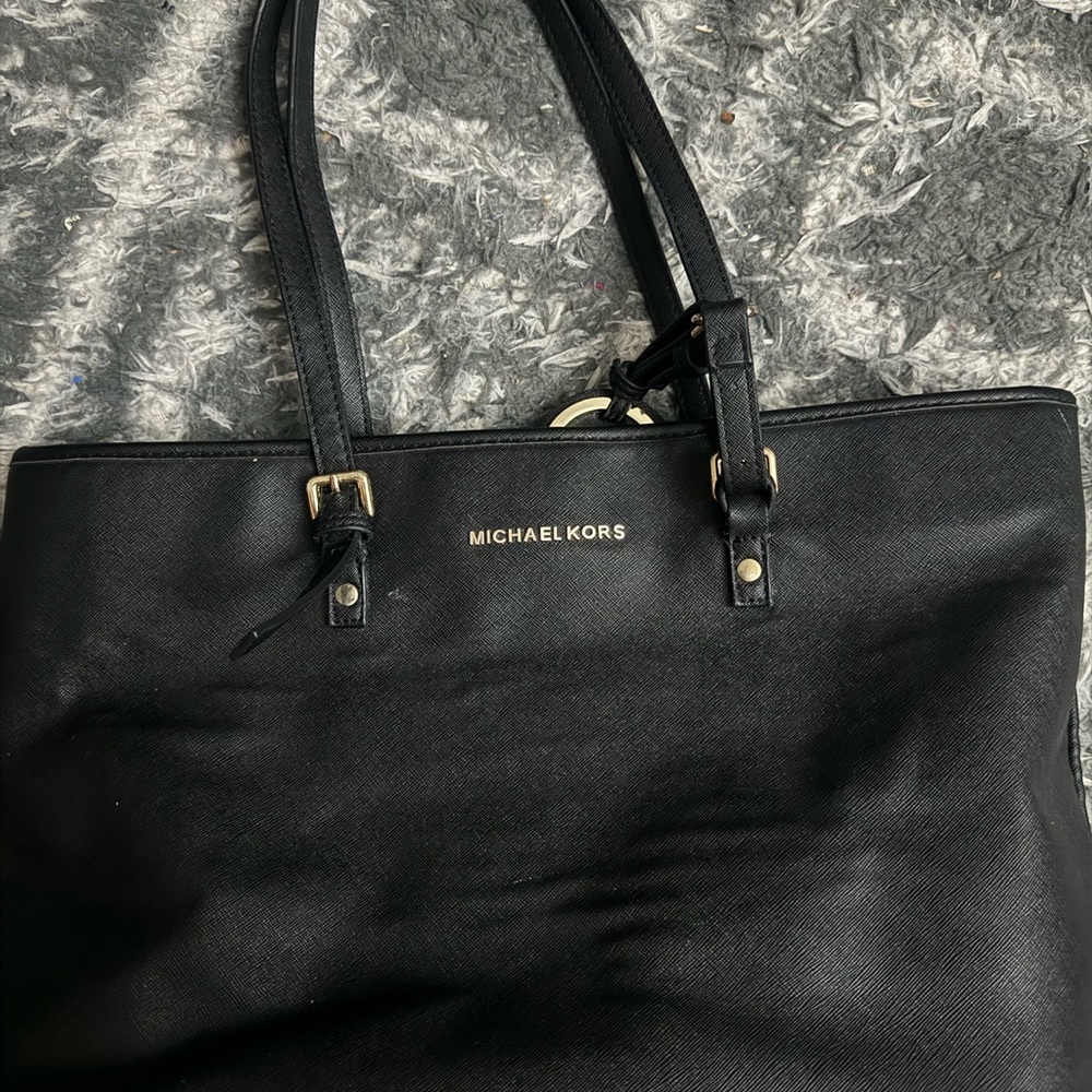 Beautiful Michael Kors tote !! - Picture 5 of 8
